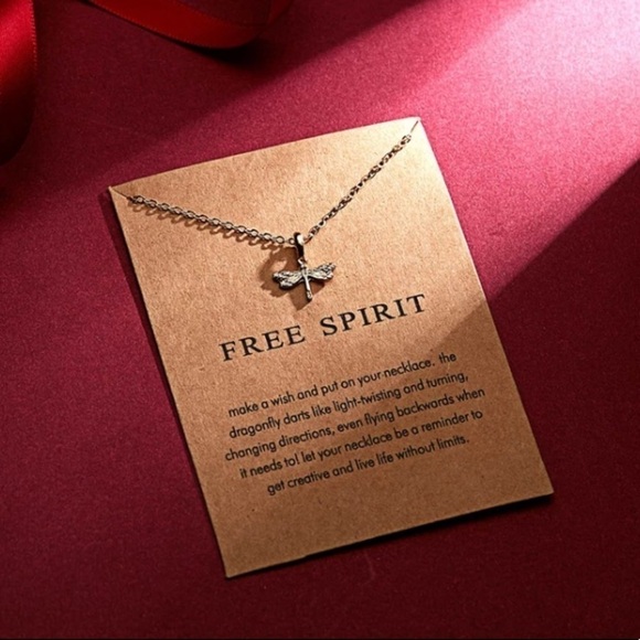 NEW Free Spirit Dragonfly Dainty Necklace - Picture 4 of 4